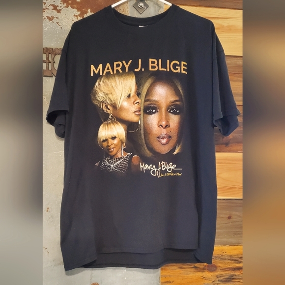 Gildan Tops Mary J Blige Love Is All We Need Concert Tshirt Xl